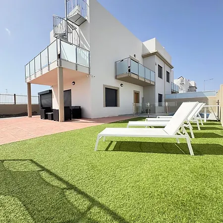 Villa Private Luxury With Pool Near Golf Course & Marina *