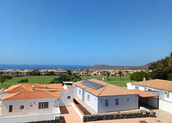 Villa Amarilla Golf Family